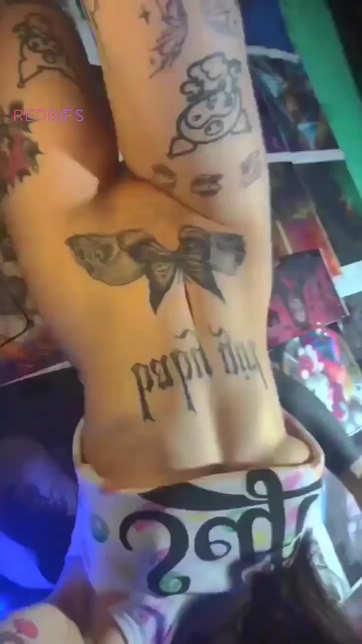 Tattooed Slut's Random Nude Tease: Papi's Dripping Curves Exposed