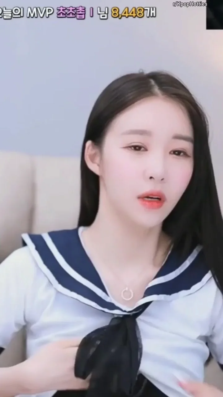 🔥 Ellin from Crayon Pop Teases in Sailor & Kimono Slutwear 😈🍑