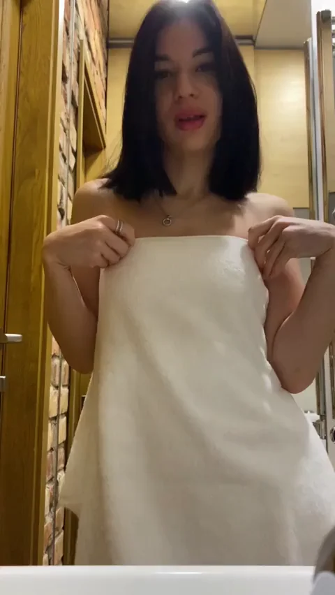 I'm horny and I think I should call you to fuck in the shower! 🥵