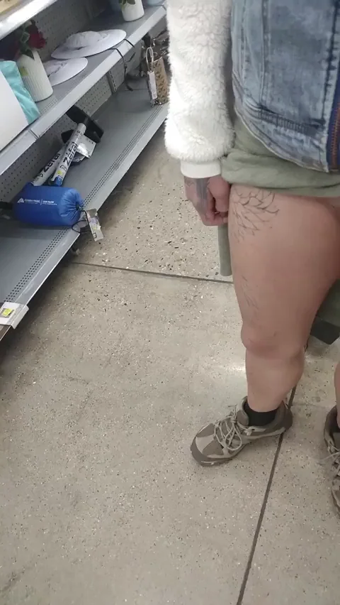 🛒 Flashing My Juicy Kitty in Walmart Aisle 😻