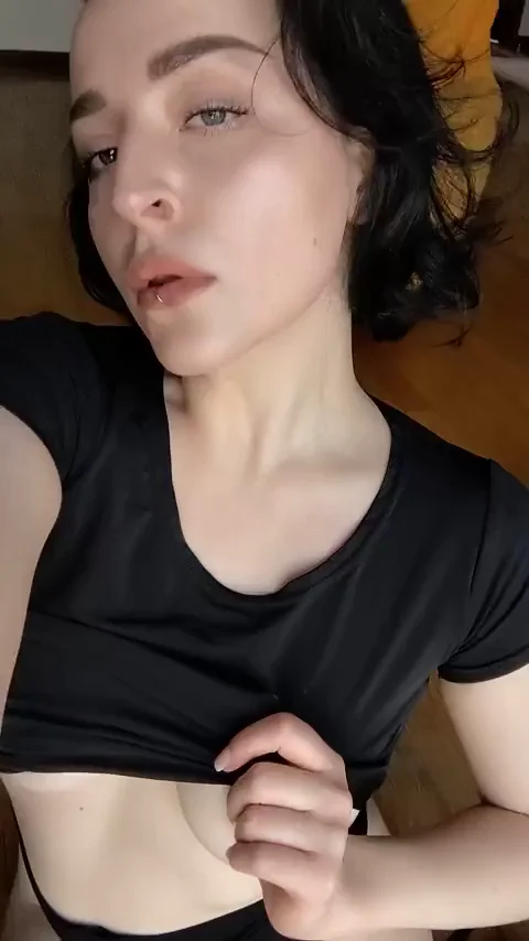 Hot Slut Begs to Be Your Fuckdoll 💦👅