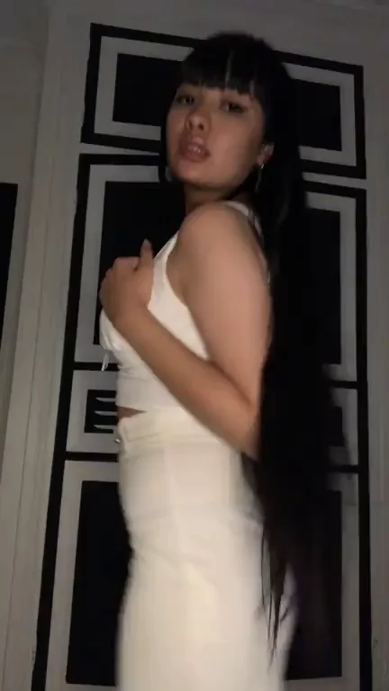 I want to fuck one lucky Redditor. Who wants to be the one? ?