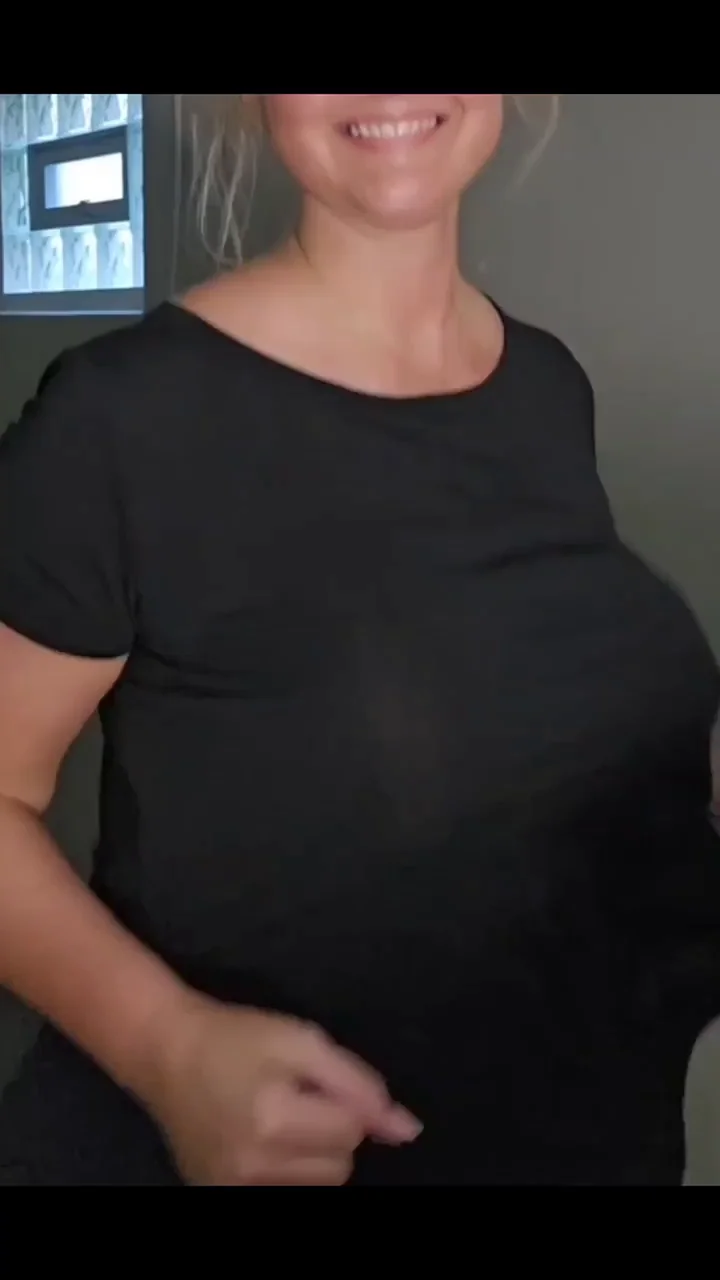 🥵 Big Tits Bouncing Wild on Jog! 💦