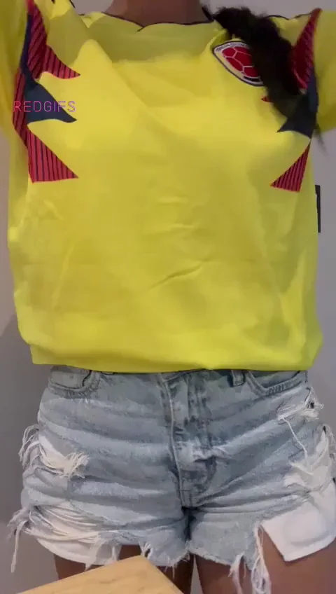 🇨🇴 Colombian MILF Teases Massive Tits in Yellow Jersey & Ripped Shorts 🔥🍈🍈