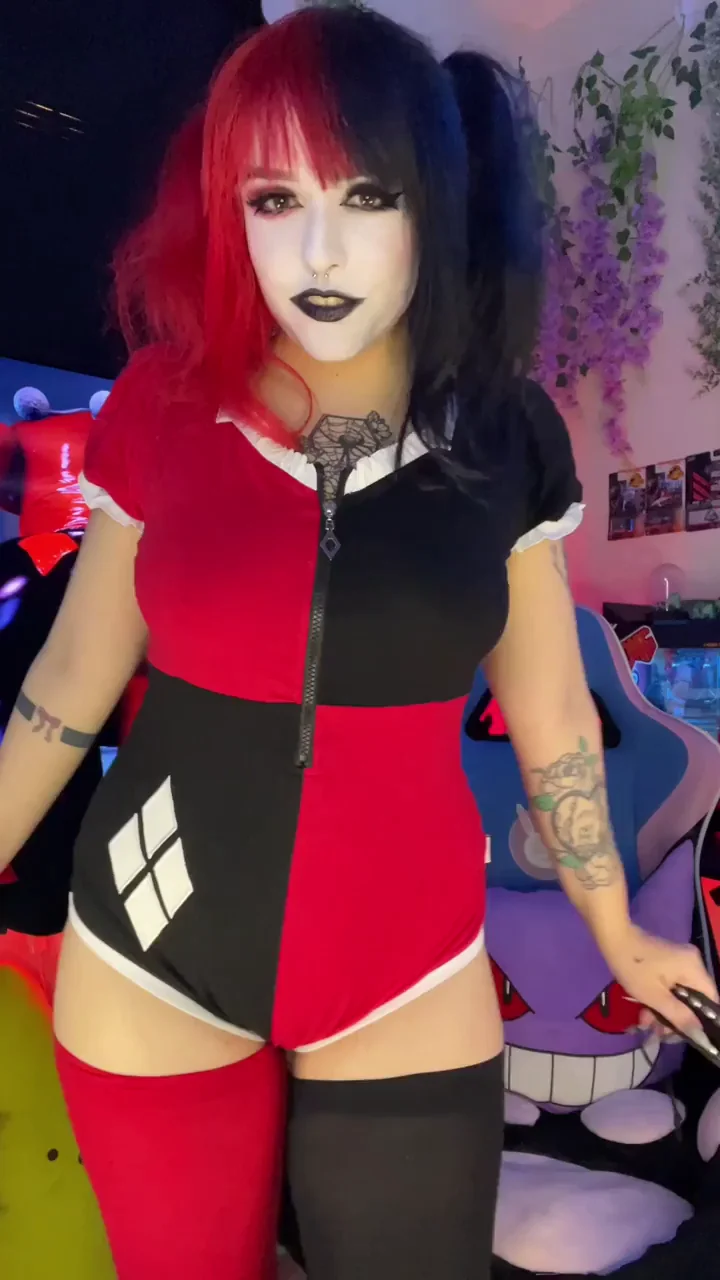 Gummyghostgirl's Slutty Harley Quinn Cosplay Tease