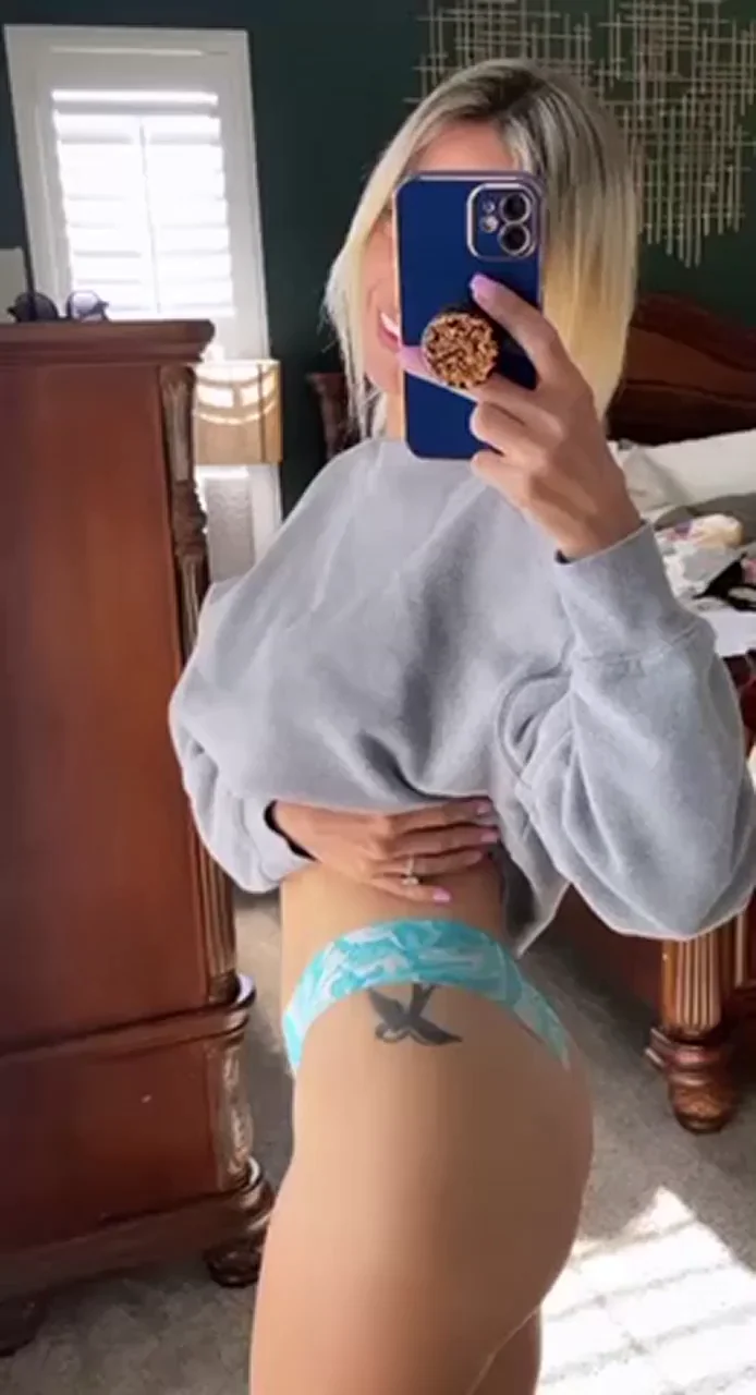 This is your sign that moms are still cum worthy.