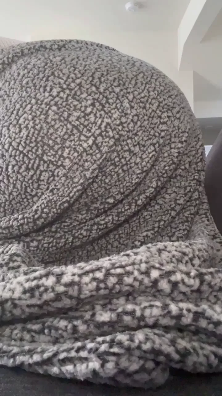 🍑 Making That Thick Ebony Ass Shake & Clap! 🔥