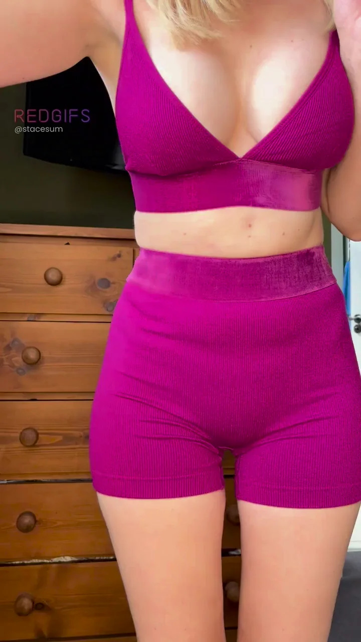 my huge boobs barely fit in my new gym top