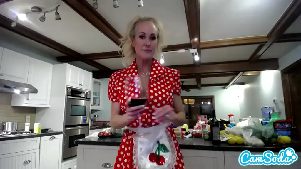 Queen MILF Brandi Love Shows Us How To Have Fun In The Kitchen!