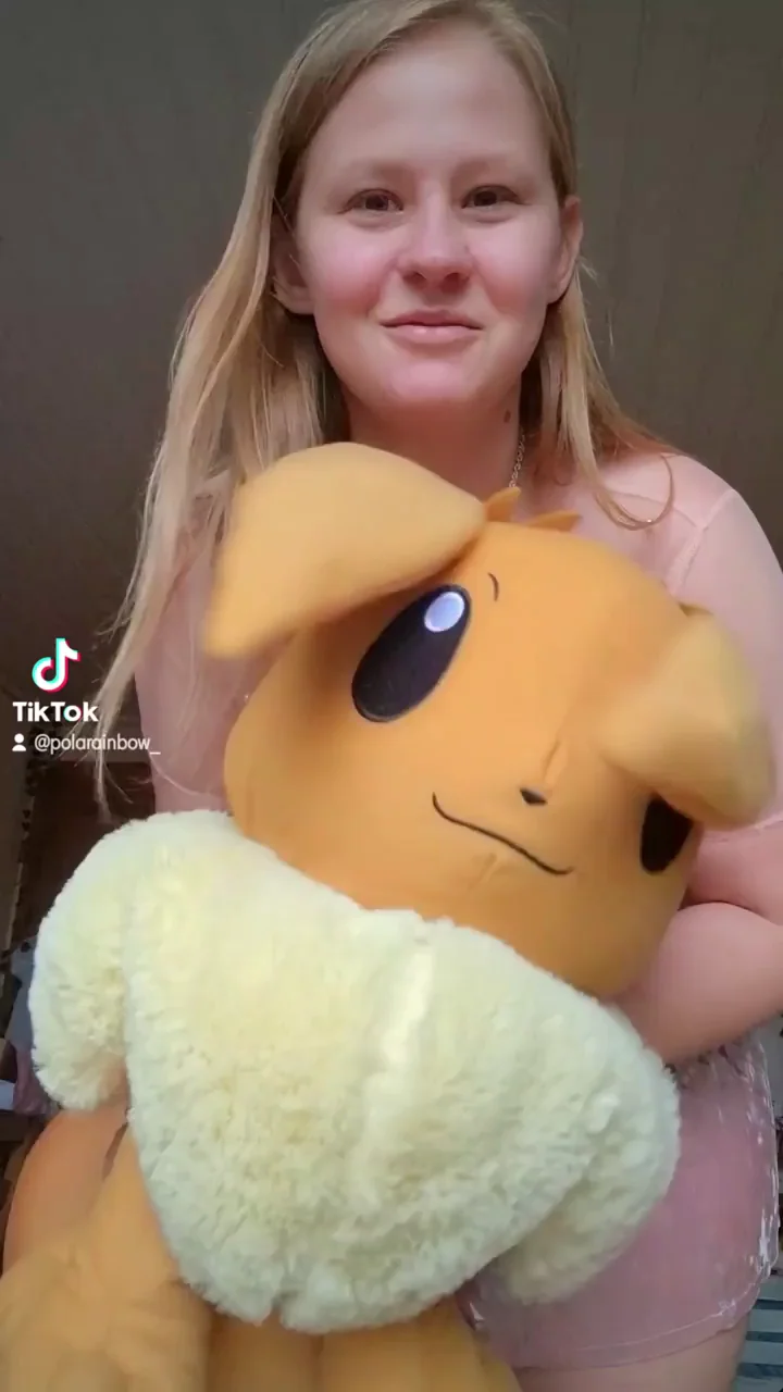 See for yourself, the Pokemon Eevee has manifested her next super power! Heh