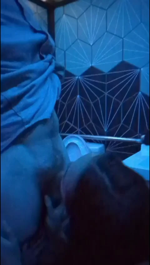 🍑 Nightclub Bathroom Twerk Tease 🔥