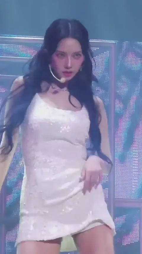 Karina's Slutty Sparkle: aespa Queen's Thigh-Teasing K-Pop Tease