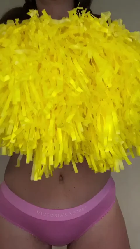 Big Titty Cheerleader Surprise 🍒📣