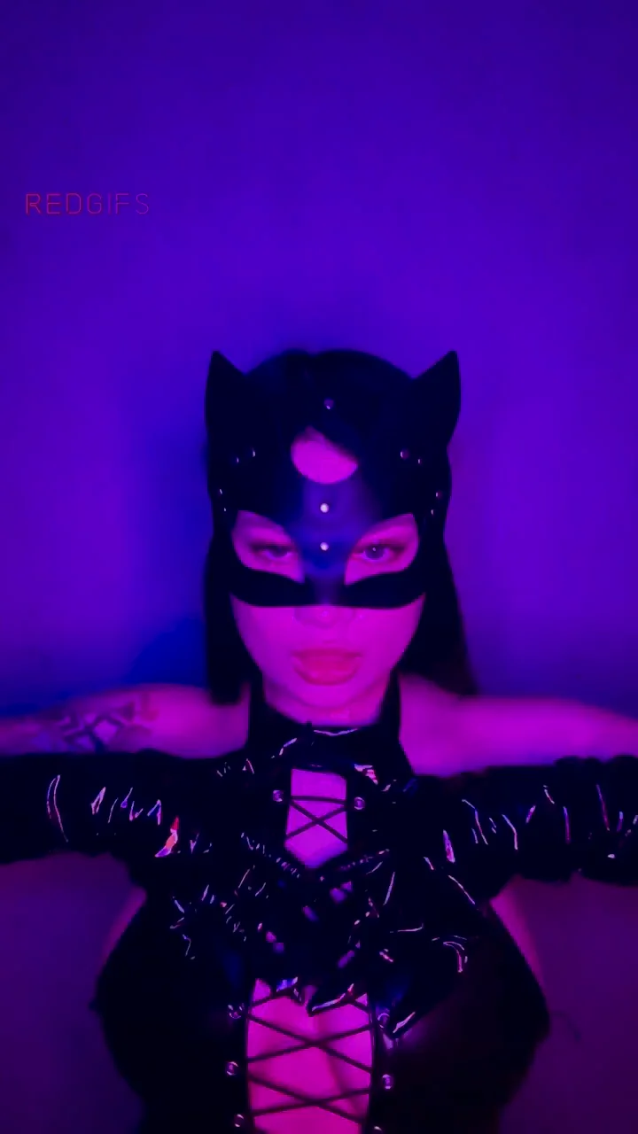 I can seduce any man  in this outfit.