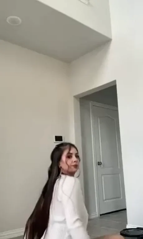 Flawless Booty Twerk Tease