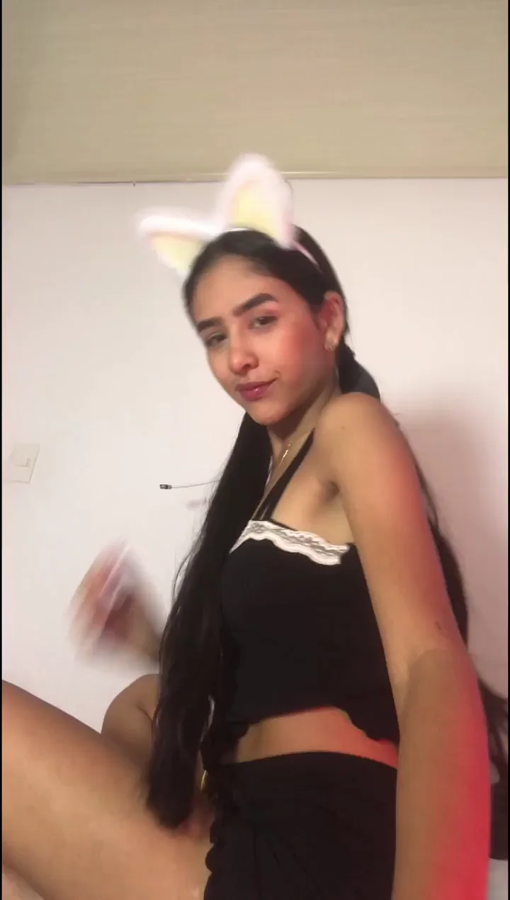 18, latina, tiny tits, a bit shy, please don't be mean!