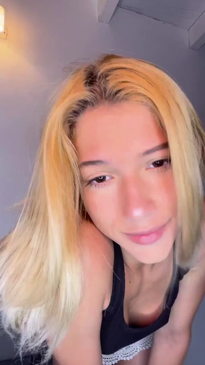 Am i GF material or fuckdoll material? owo