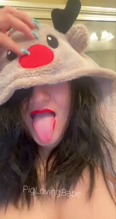 🎅 Naughty Wife on Santa's Fuck List! 🦌🍆
