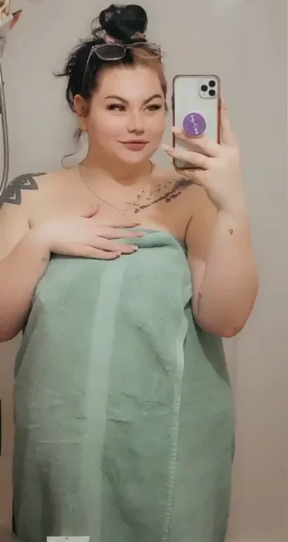 🍑 Thick Babe Teases Shower Invite - Towel Slip & Tits Out! 💦