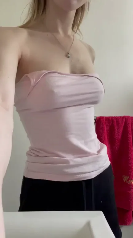 🔥 Quick Nipple Flash in Pink Tube Top Tease 😘