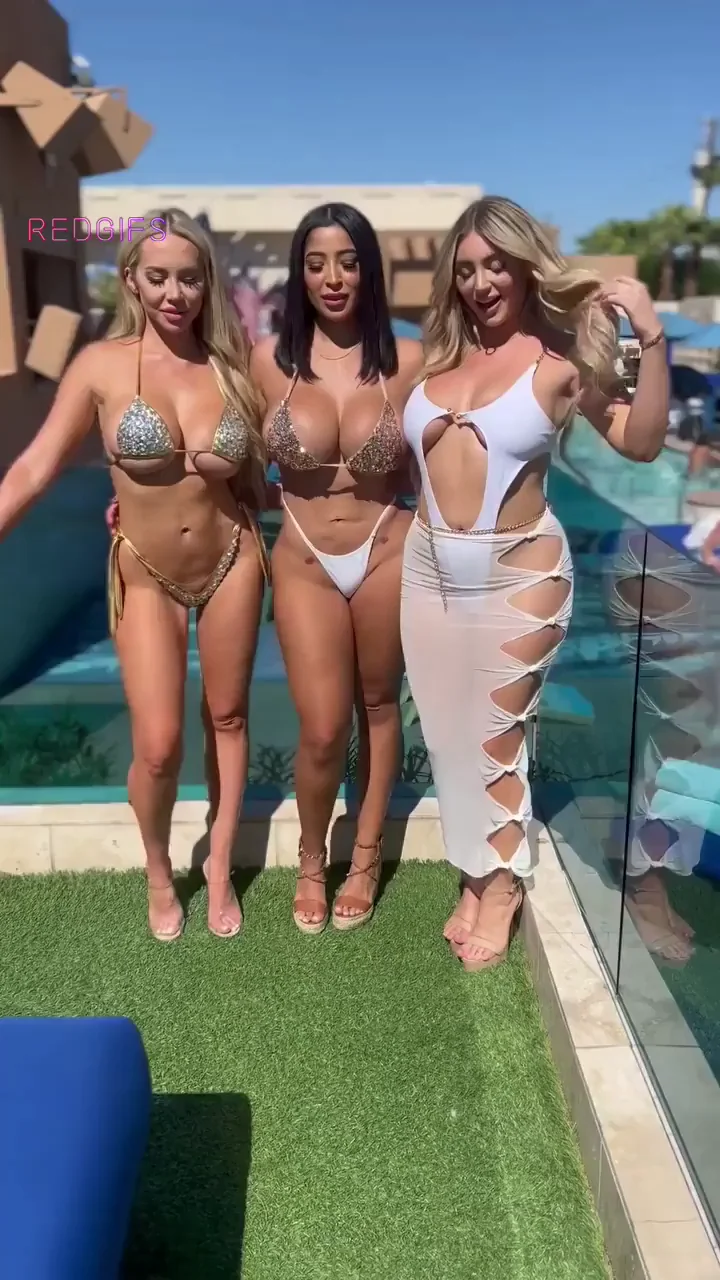 Bimbo Babes Poolside Tease 💦🍑🔥