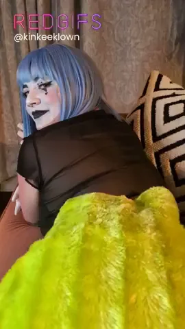 Neon-Haired Slut's Booty Pops Automatically to Beats 🍑🔥💃