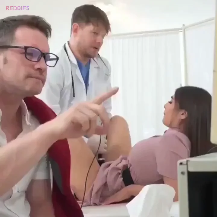 Tech Glitch Exposes Slutty Patient's Pussy in Hilarious Exam 😈😂