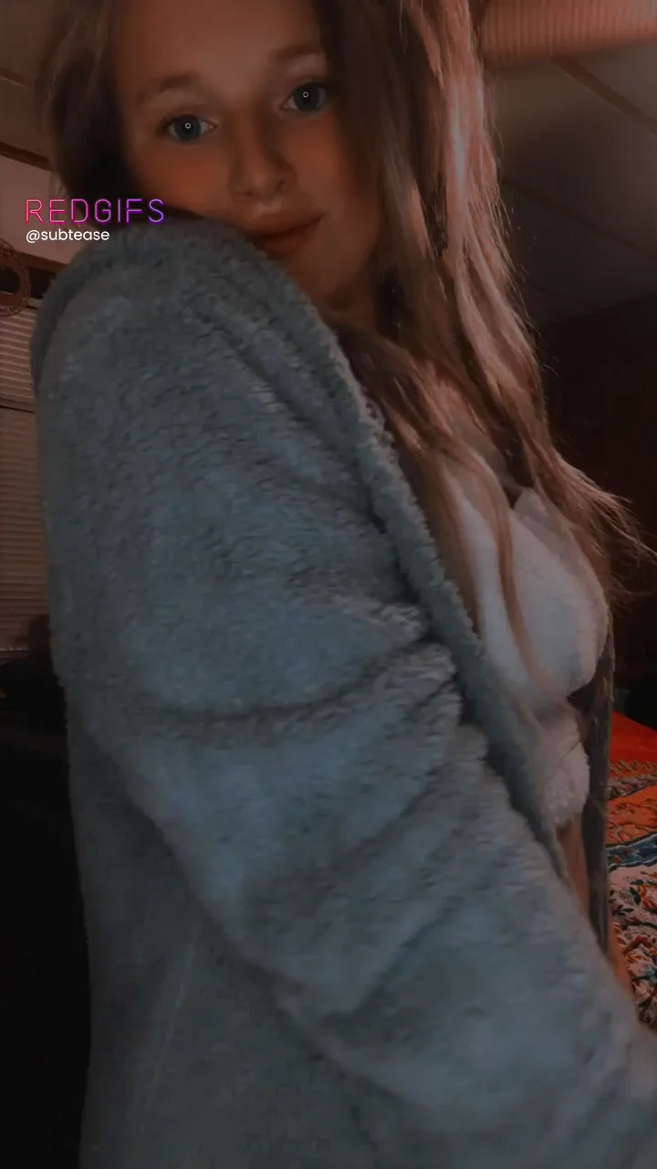Pierced Tits Begging for Your Hungry Mouth 😍🔥