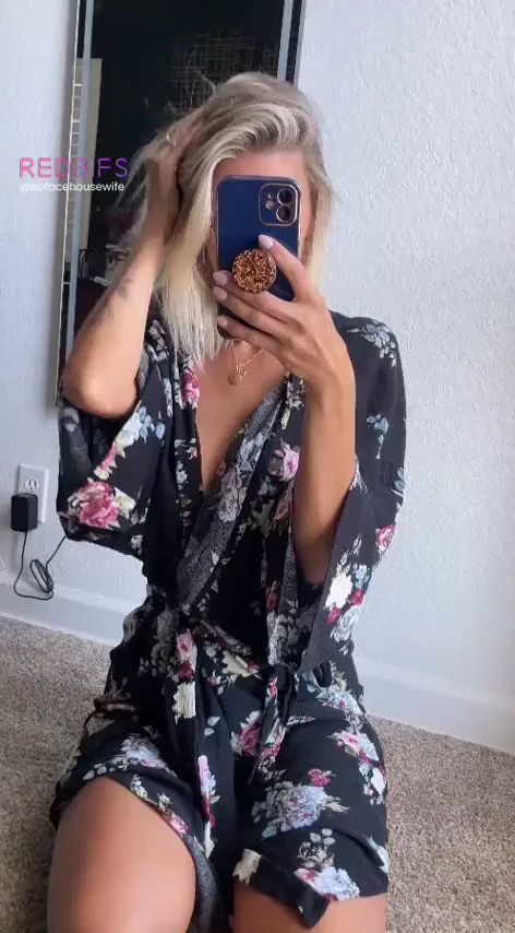 A robe is so underrated. Easy access all day long 🥰😈