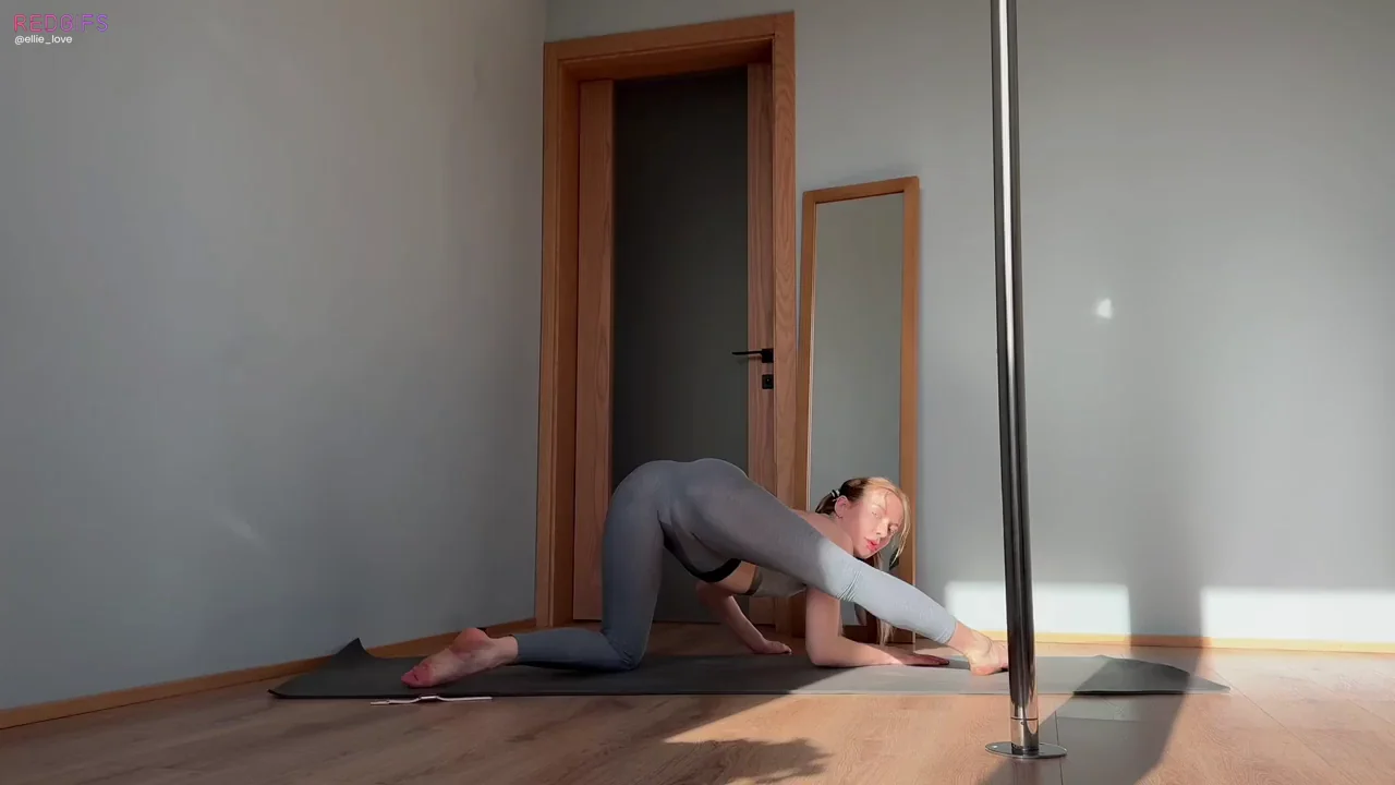 Yoga Slut's Dripping Cameltoe Tease in Grey Pants