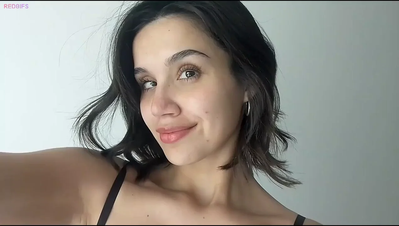My petite body wants your attention