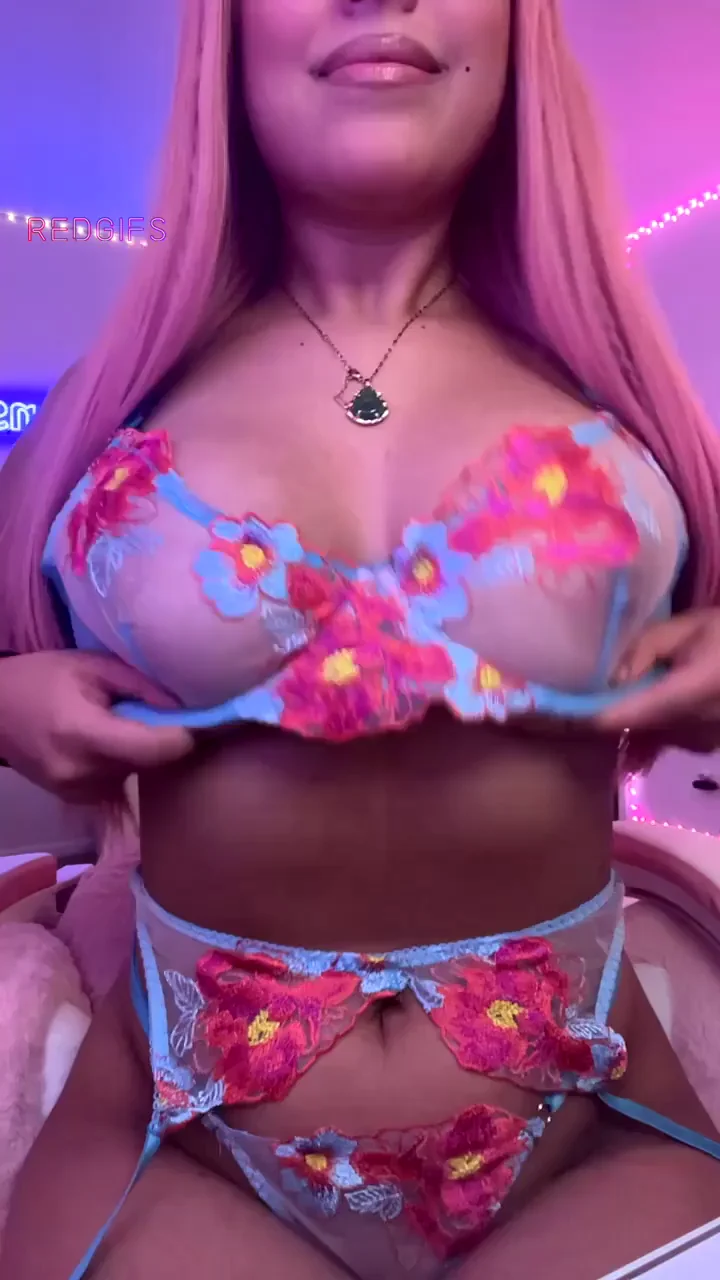How stacked latinas do it [drop]