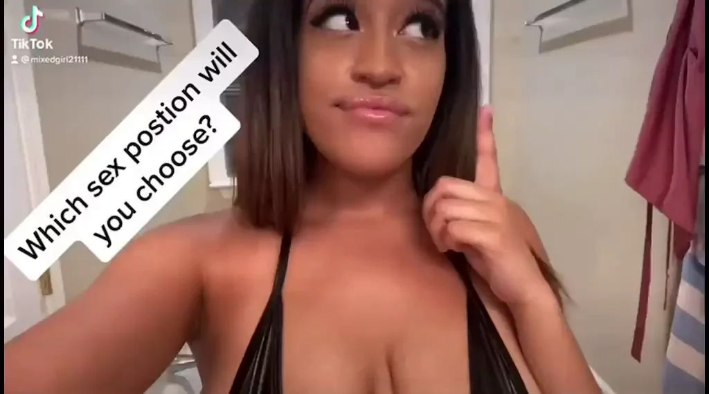 Thick TikTok Slut Bends Over and Shows Off That Fat Ass