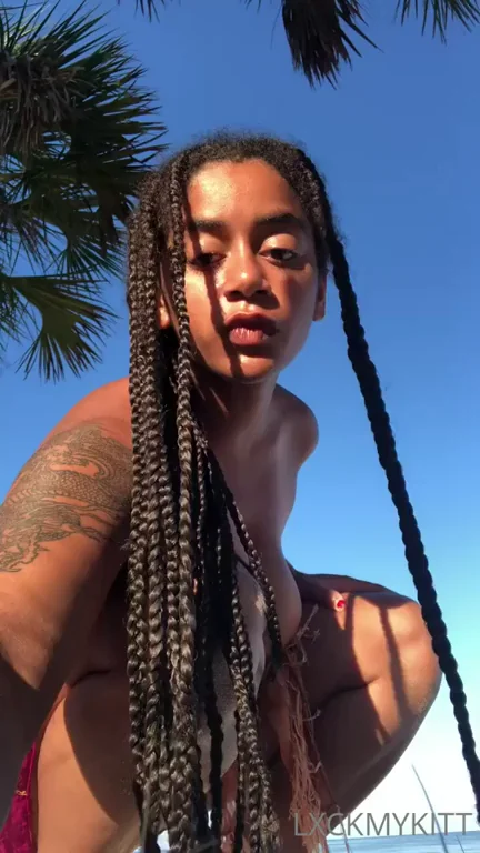 Love those ?tits out in the wild?