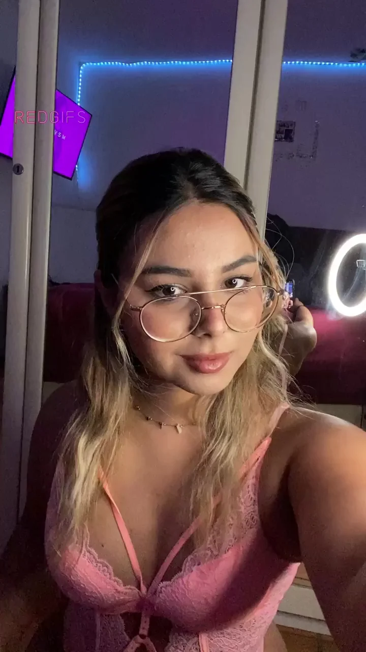 Drop Your First Impression on This Slutty Barely Legal Tease 😍🔥