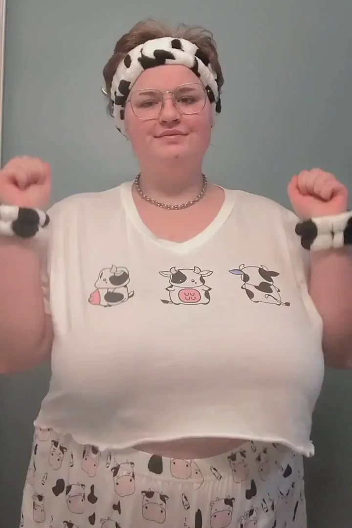 Older vid 🤤 I miss these pj's 😭