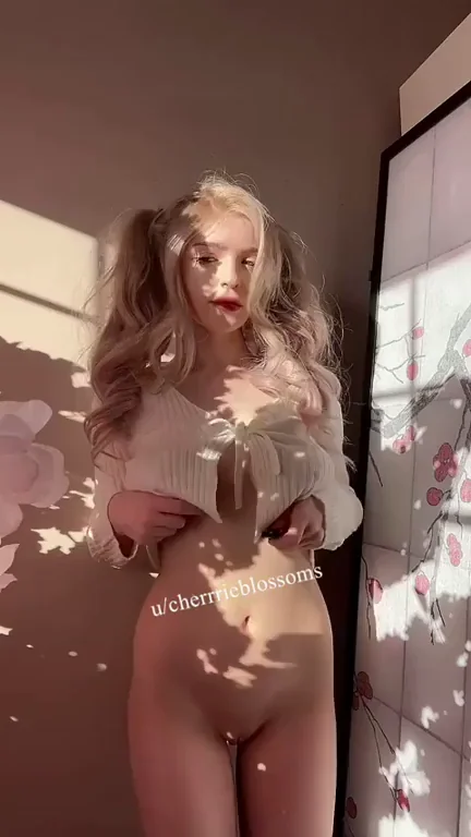 Blonde Babe's Sunlit Jiggle Tease – Hope You Love My Slutty Shake!