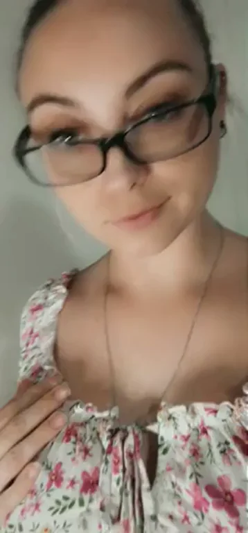 Cum to my No PPV page for only $5!! Multiple nude pics/videos every day, 1:1 chats, anal content, b/g content, squirting, customs and 500+ pics&videos for you to cum to! Ill be your new favorite ??
