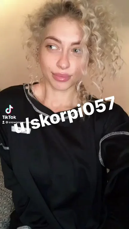 TikTok Slut Flashes Her Massive Tits 🍈🍈💦
