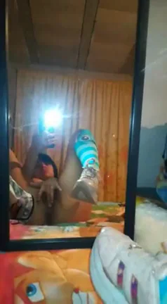 🔥 Teen Slut Masturbates Wild in Front of Mirror – You Like? 😈💦