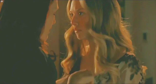 Amanda Seyfried & Julianne Moore-Chloe