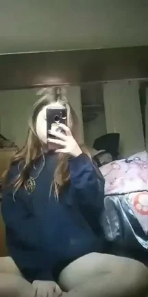 Mirror nudes are the best nudes. Don't you agree?
