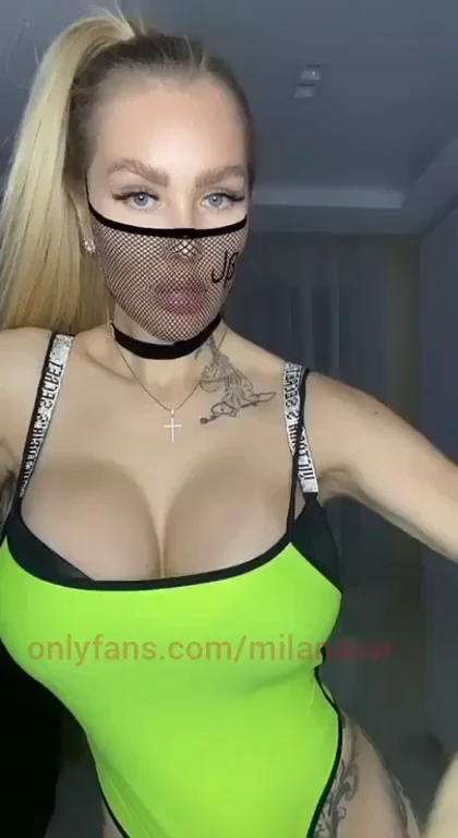 🔥 Neon Green Bodysuit Tease Dance 😈