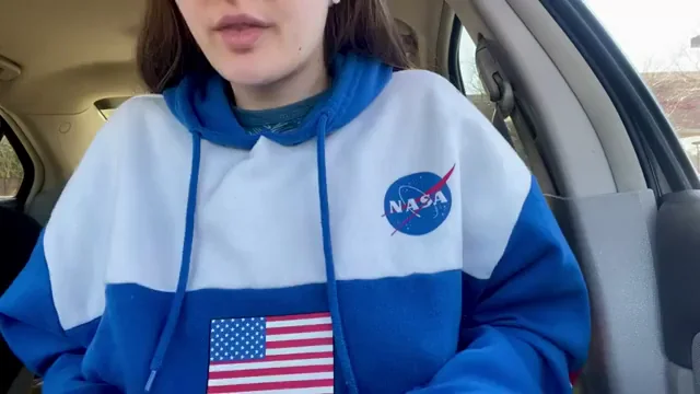 🚀 Massive Tits Public Flash for My Cake Day! 🎂🍑