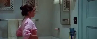 Elizabeth berridge revealing her boobs (the funhouse and Amadeus)