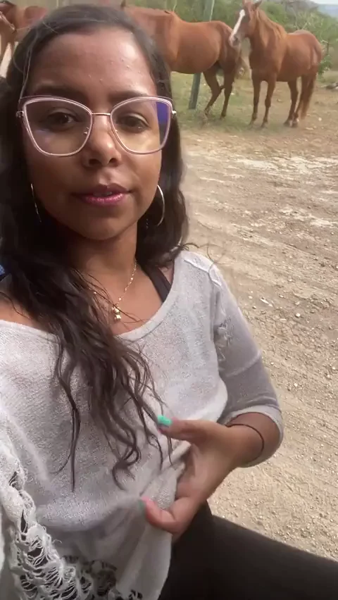 Fuckdoll Flashes Her Juicy Boobies Outdoors for You