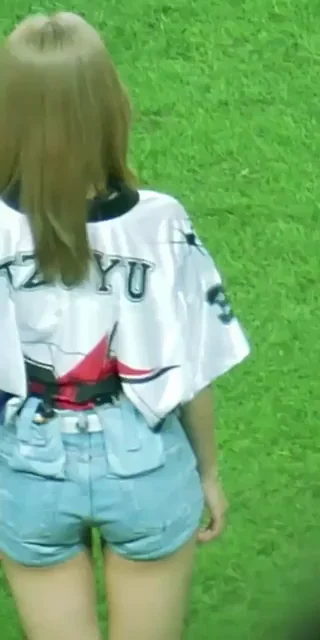 TWICE - Tzuyu