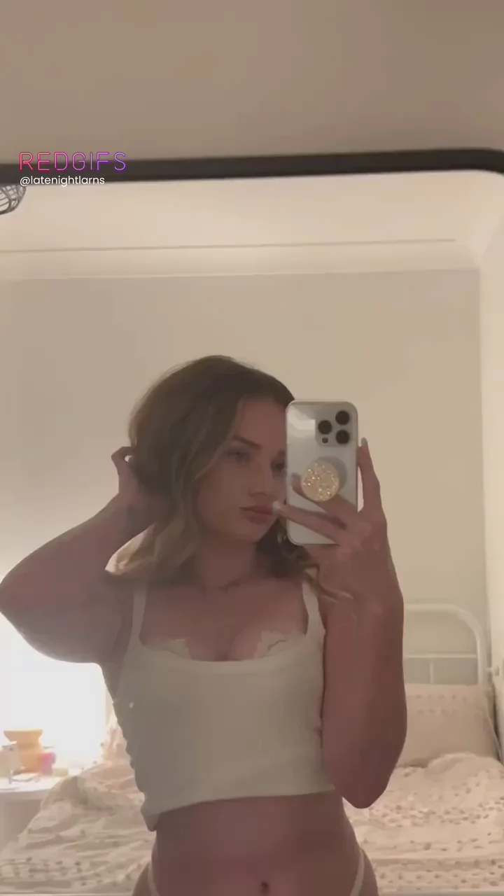 Feeling myself and horny as fuck right now 😈