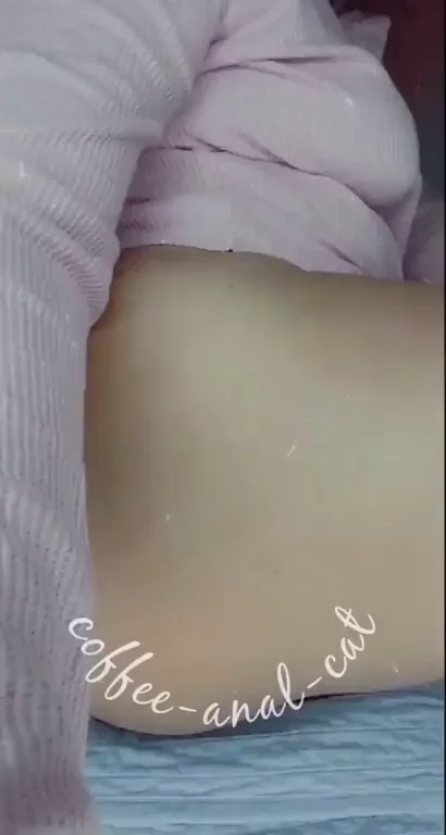 Coffee-Anal-Cat's Giant Plug Tease: Cram It In, Help Yank It Out!