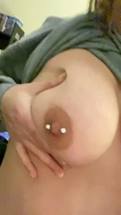 [F24] I’ve never even been pregnant, I’m just naturally milky ?